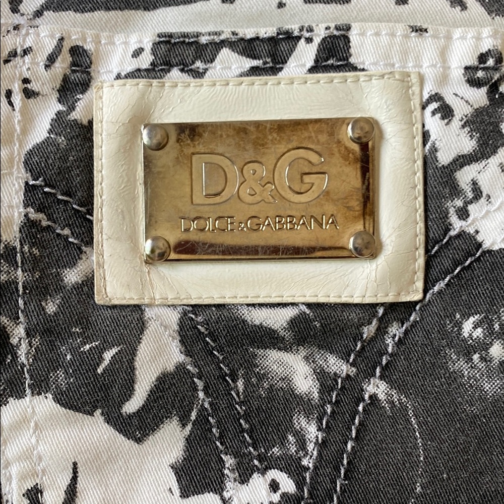 VINTAGE Y2K DOLCE & GABBANA R. BUDD DWYER NEWSPAPER PRINT JEANS  Size 26 - Picture 4 of 15